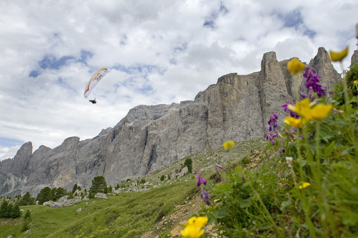 VOLANDOENLOSDOLOMITAS.jpg